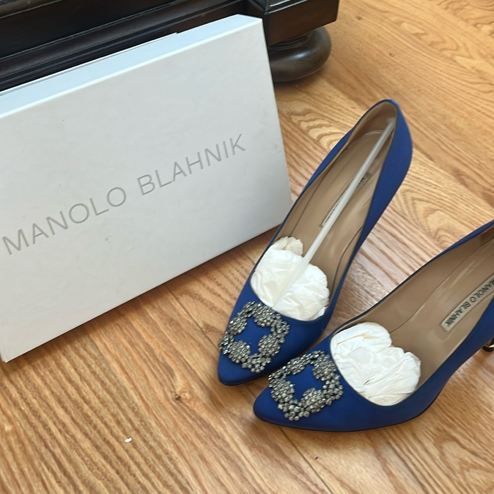 Hangisi pumps manolo blahnik